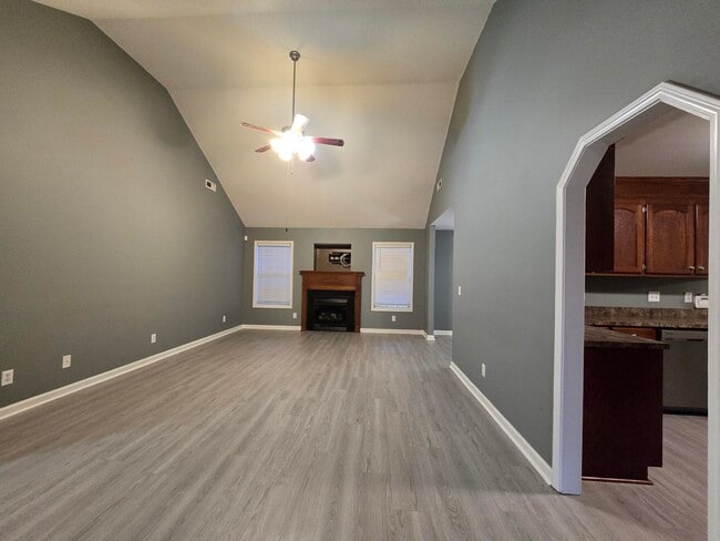 Building Photo - 280 Trillium Ln