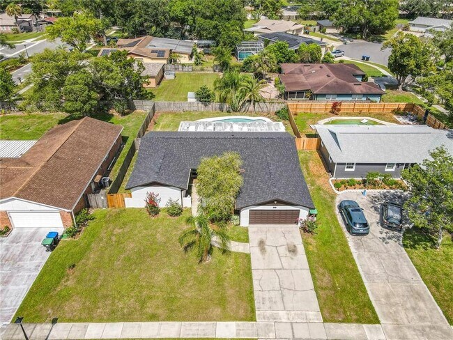 Building Photo - 8676 Hillside Dr
