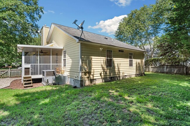 Building Photo - 5703 Stardust Dr