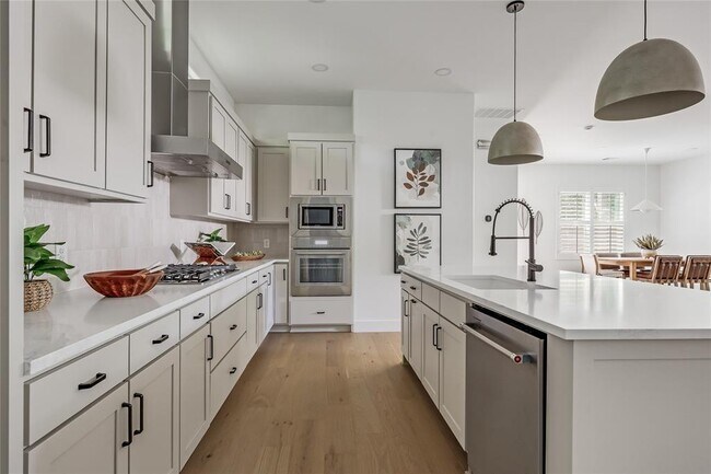 Building Photo - 1809 Pasadena Dr