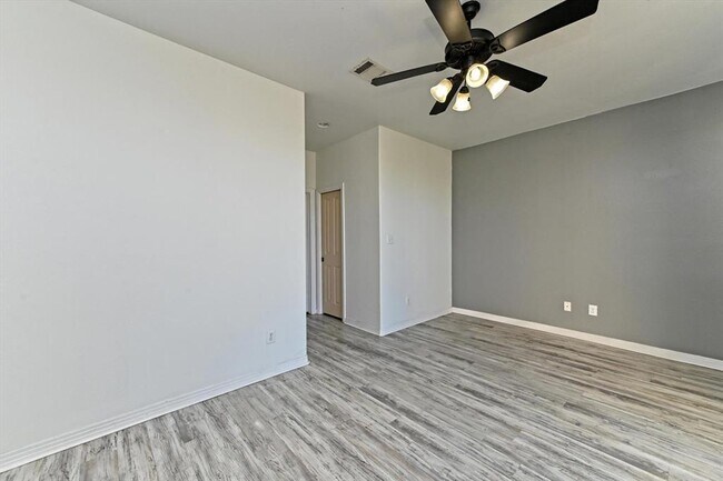 Building Photo - 4307 Eck Ln