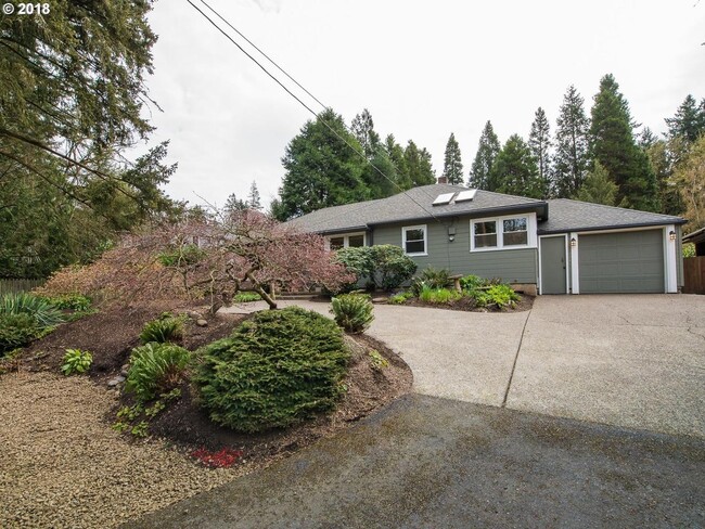 Building Photo - 6400 SW Vermont St