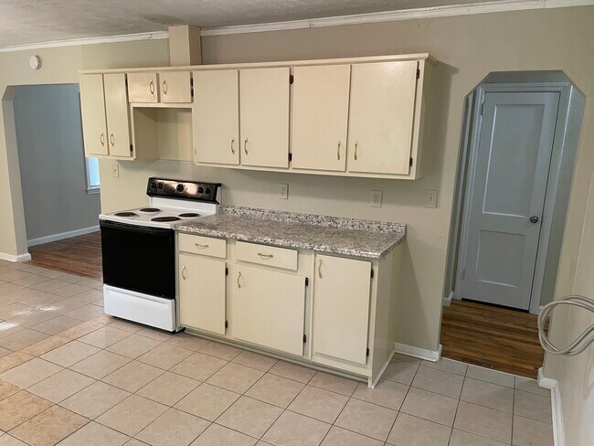 Kitchen 2 of 2 - 922 Lamore St