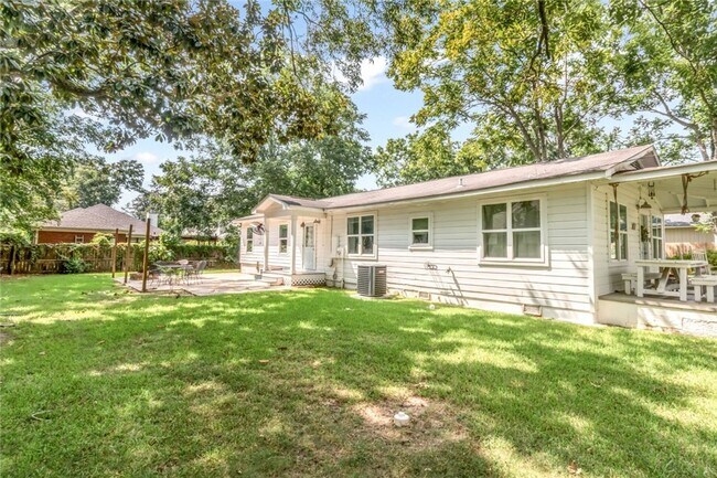 Building Photo - Special Home in Pinehurst