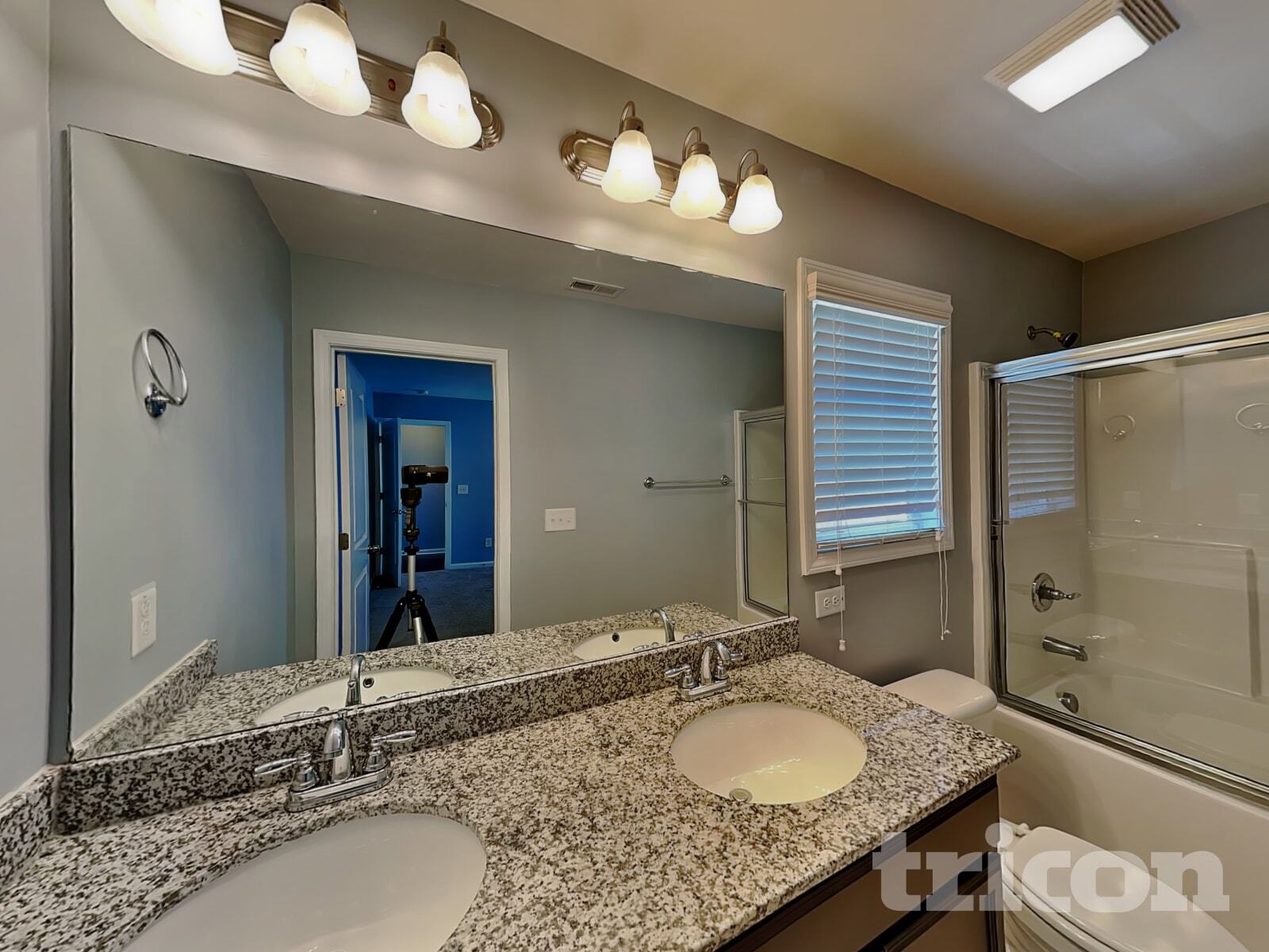 Building Photo - 474 Finch Ln