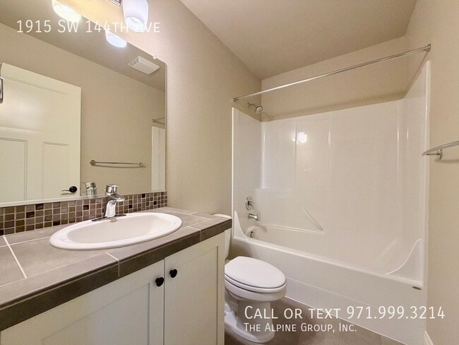 Building Photo - 1915 SW 144th Ave