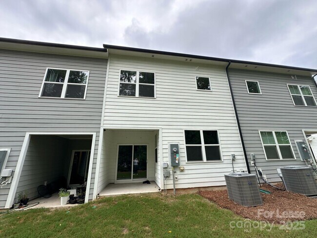 Building Photo - 9508 Munsing Dr