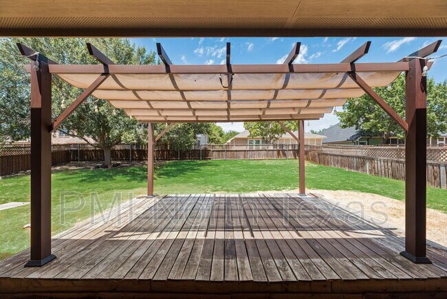 Building Photo - 3394 Overhill Dr
