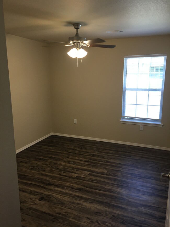 Bedroom - StoneRidge Duplexes of Siloam Springs