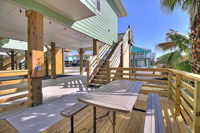 Building Photo - 1924 Eleventh Street-SI ID1023221P