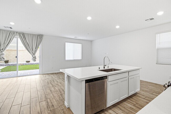 Building Photo - 9763 Mojave Mountain St