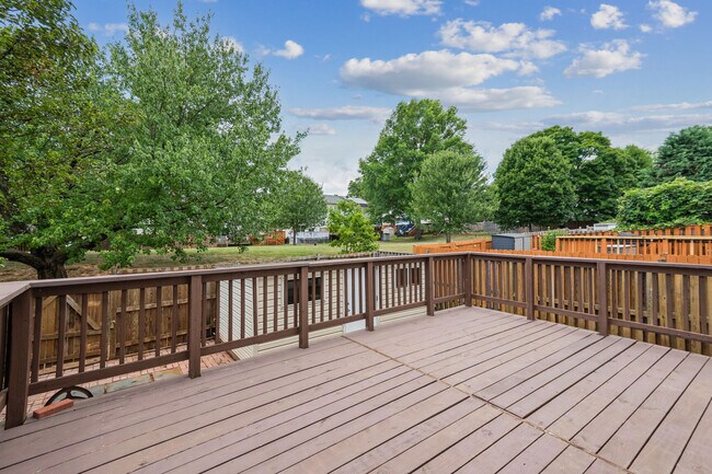 Building Photo - 8266 Amity Cir