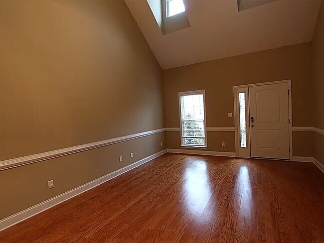 Building Photo - 307 Buxton Ln