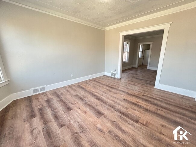 Building Photo - 4609 Vancouver St