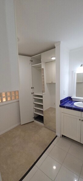 Wardrobe - 288 Whitmore St