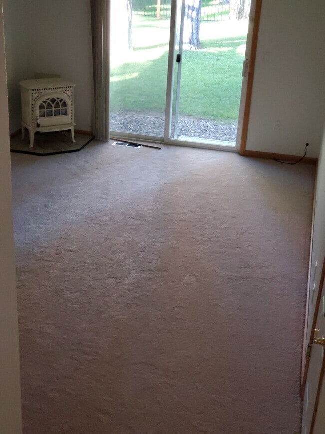 Building Photo - Beautiful Montgomery Estates Home - Long Term Rental