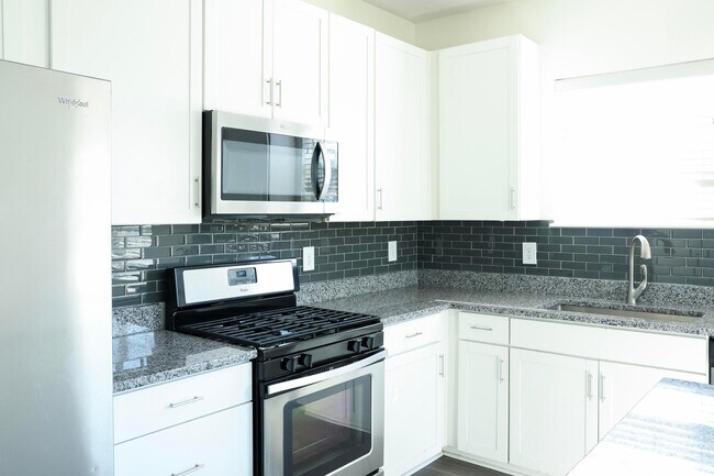 Building Photo - 11921 Warbler Wy