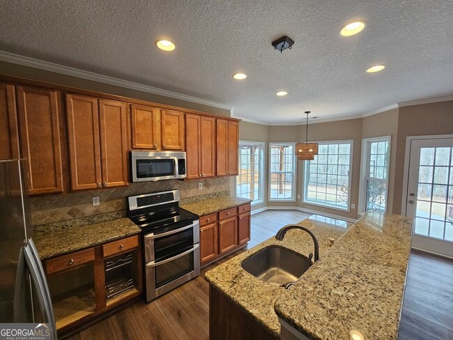 Building Photo - 31 Ridgeview Dr