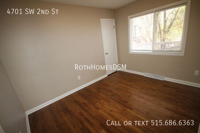 Building Photo - 4701 SW 2nd St