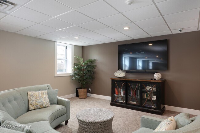 Building Photo - 675 Ocean Ave N