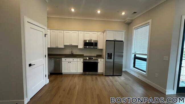 Building Photo - 16-18 HighGate St.