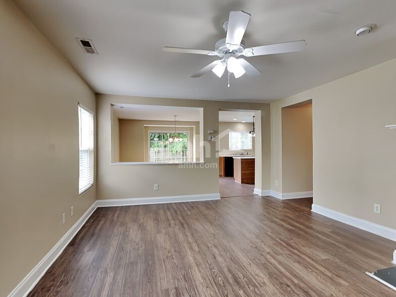 Building Photo - 3770 Marshlane Way