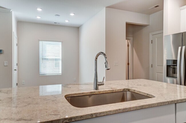 Building Photo - Move-in Ready 3 Bedroom in Mint Hill!