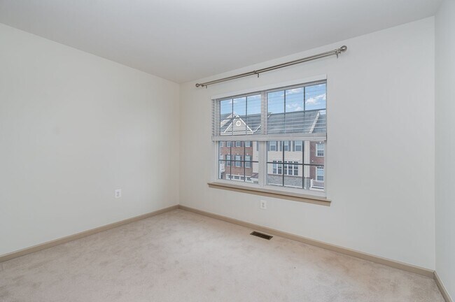 Building Photo - 11 Indiana Cir
