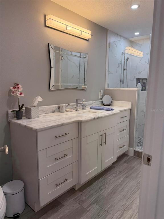 Building Photo - 1 Beach Dr SE