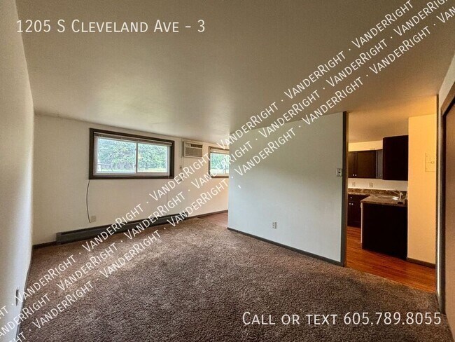Building Photo - 1205 S Cleveland Ave