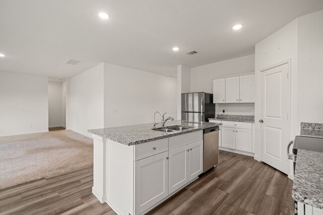 Building Photo - 5819 Bright Keel Dr
