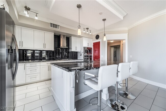 Building Photo - 2555 Hampton Rd