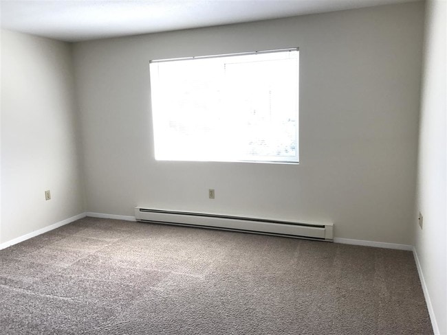 Building Photo - 99 Powers St