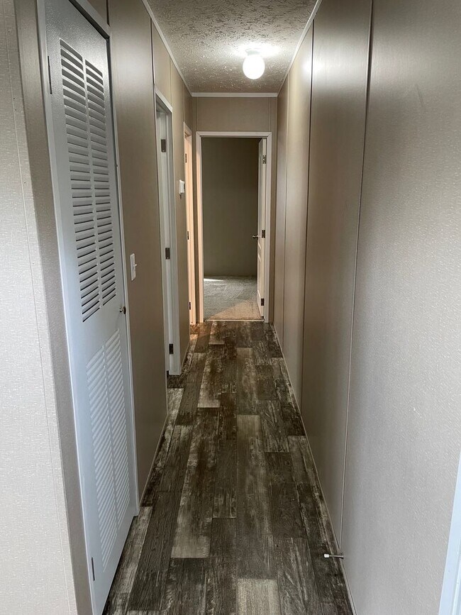 Building Photo - 3 BED, 2 BATH MOBILE HOME LOCATED IN THE DENTON AREA! $1,250 MONTH, $1,250 DEPOSIT.