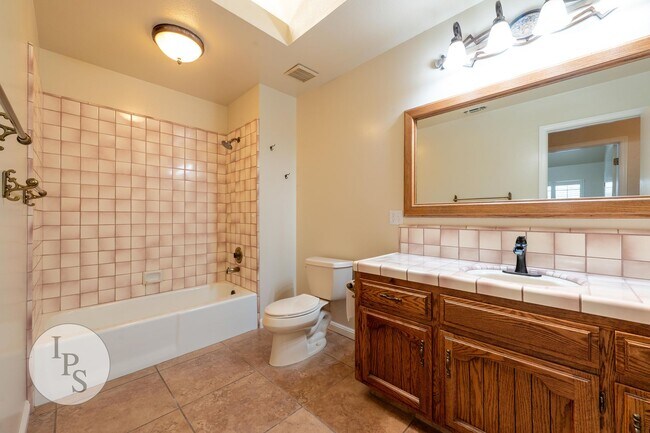 Building Photo - Woodward Park Home, 3BR/2BA, Pool, Spa, Gr...