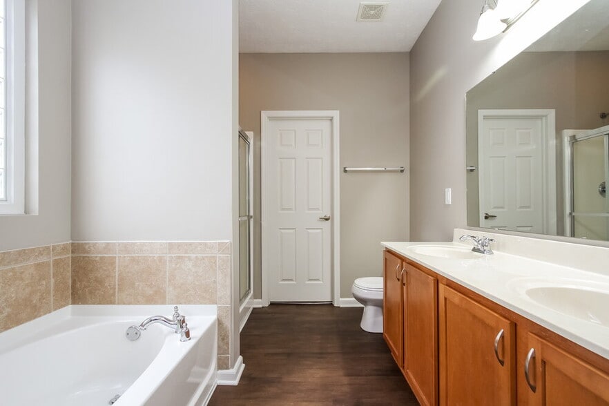 Building Photo - 931 Kimberly Ave