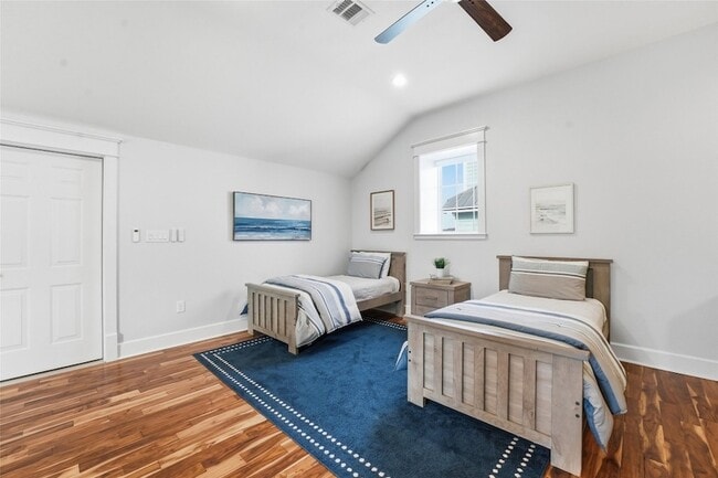 Building Photo - 10 Mariner Pass