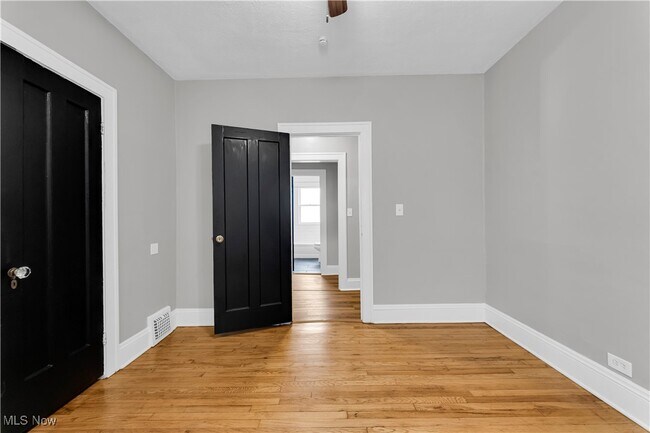 Building Photo - 1616 Eddington Rd