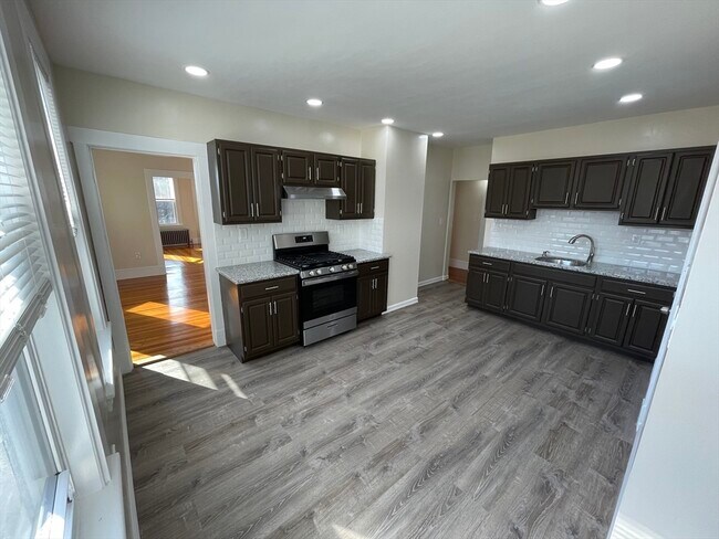 Building Photo - 480 Harvard St