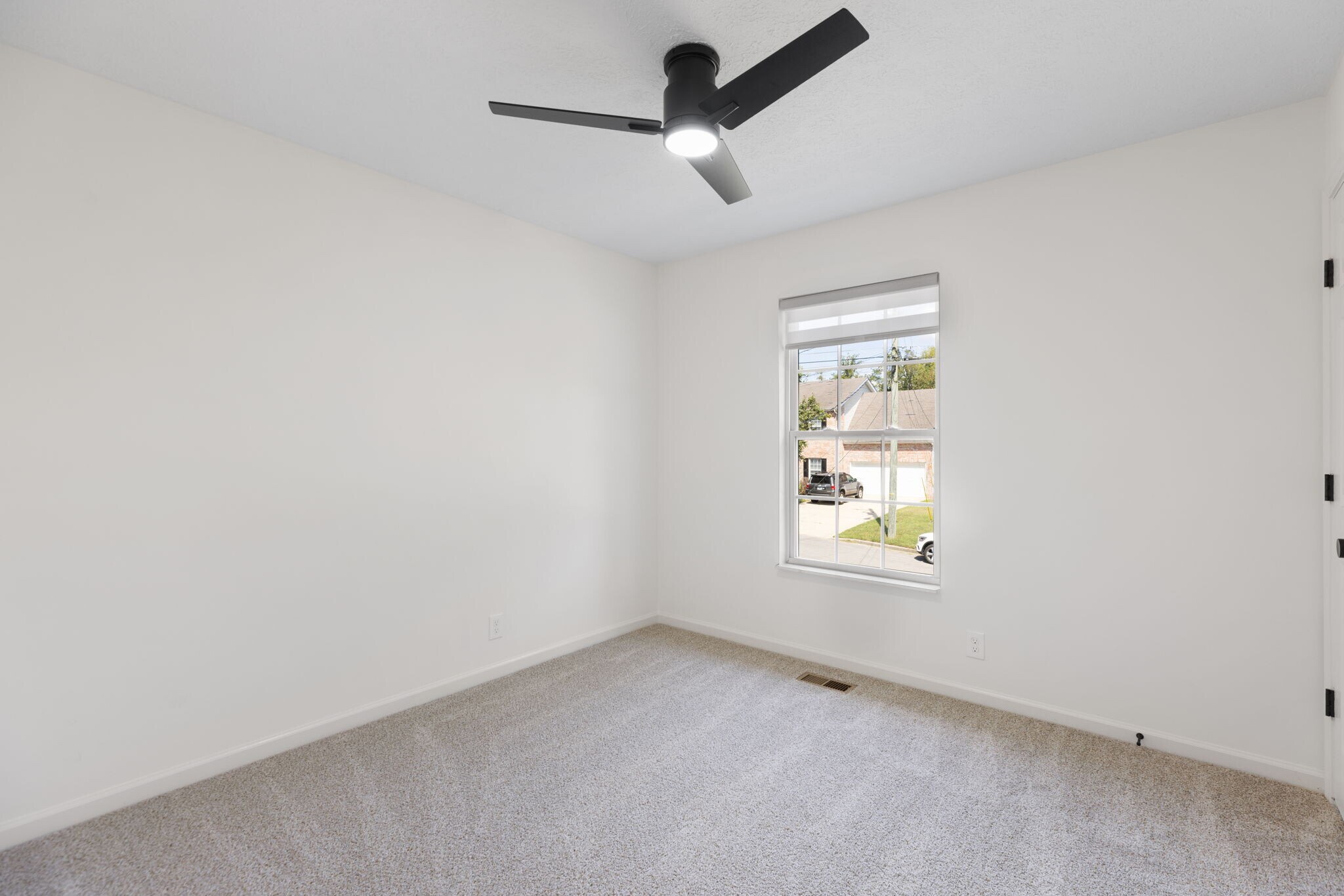 Building Photo - 2150 Blake Dr