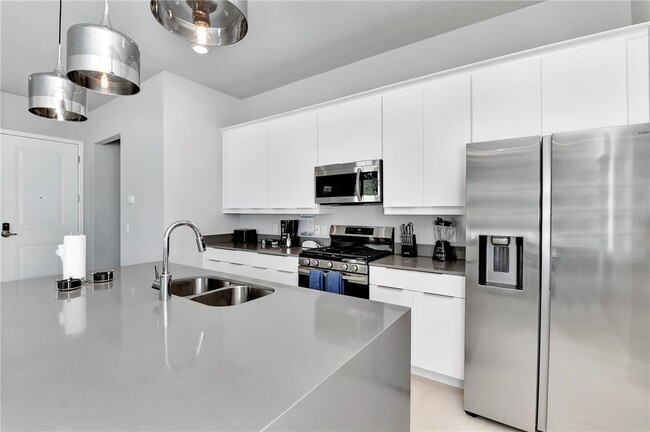 Building Photo - 7770 Sandy Ridge Dr