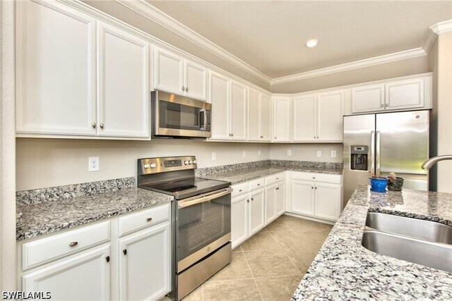 Building Photo - 9460 Foxglove Ln