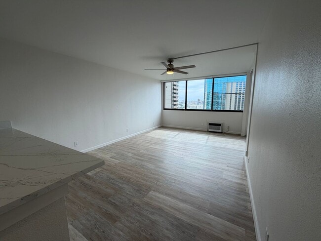 Building Photo - $2300 NEWLY RENOVATED 1BR/1BA/1PKG Kukui Plaza, Ewa Tower 25th floor