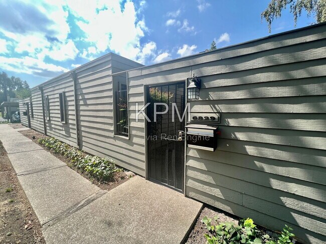 Building Photo - 6829 Mill Springs Ct