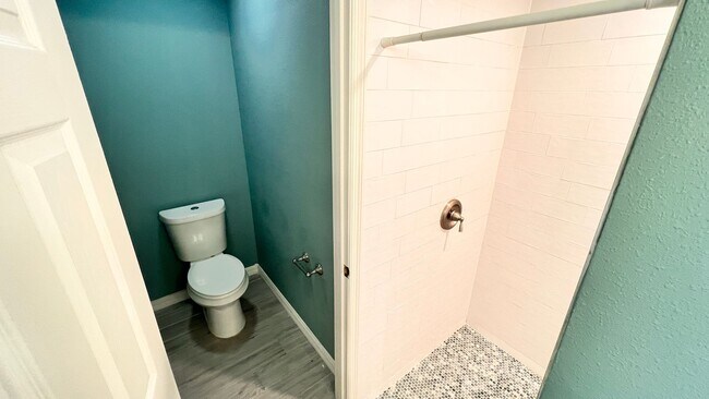 Building Photo - BEAUTIFUL 3/2 w/ office HOME in Deltona!