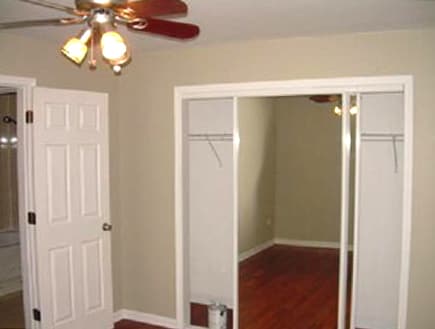 Building Photo - 2530 W Foster Ave