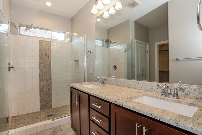 Building Photo - 11124 E Tupelo Ave