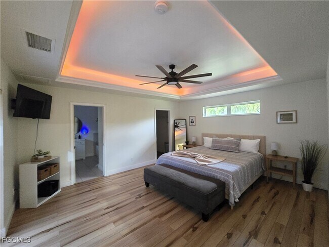 Building Photo - 2309 SW 27th St