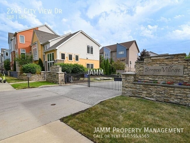 Building Photo - 2245 City View Dr