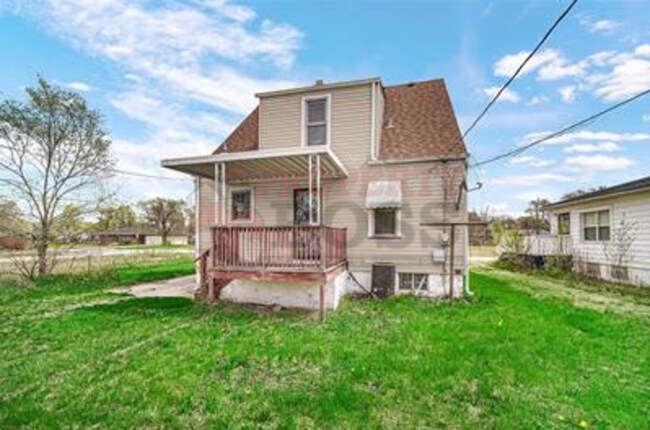 Building Photo - 2208 Taney Pl